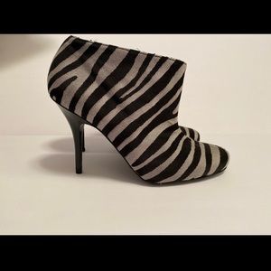 Stella McCartney Zebra Stripe Black Silver Stiletto Booties Boots Women’s Size 7